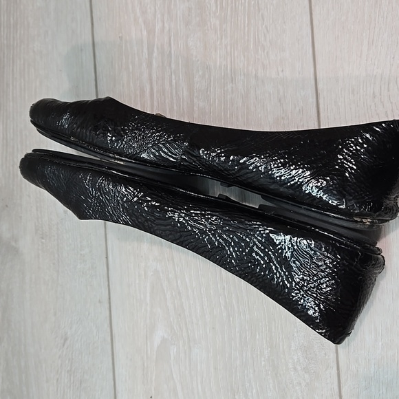 Tory Burch Black Women Logo Gold Loafer Slip On Flats Shoes Sz 8M - Picture 10 of 15